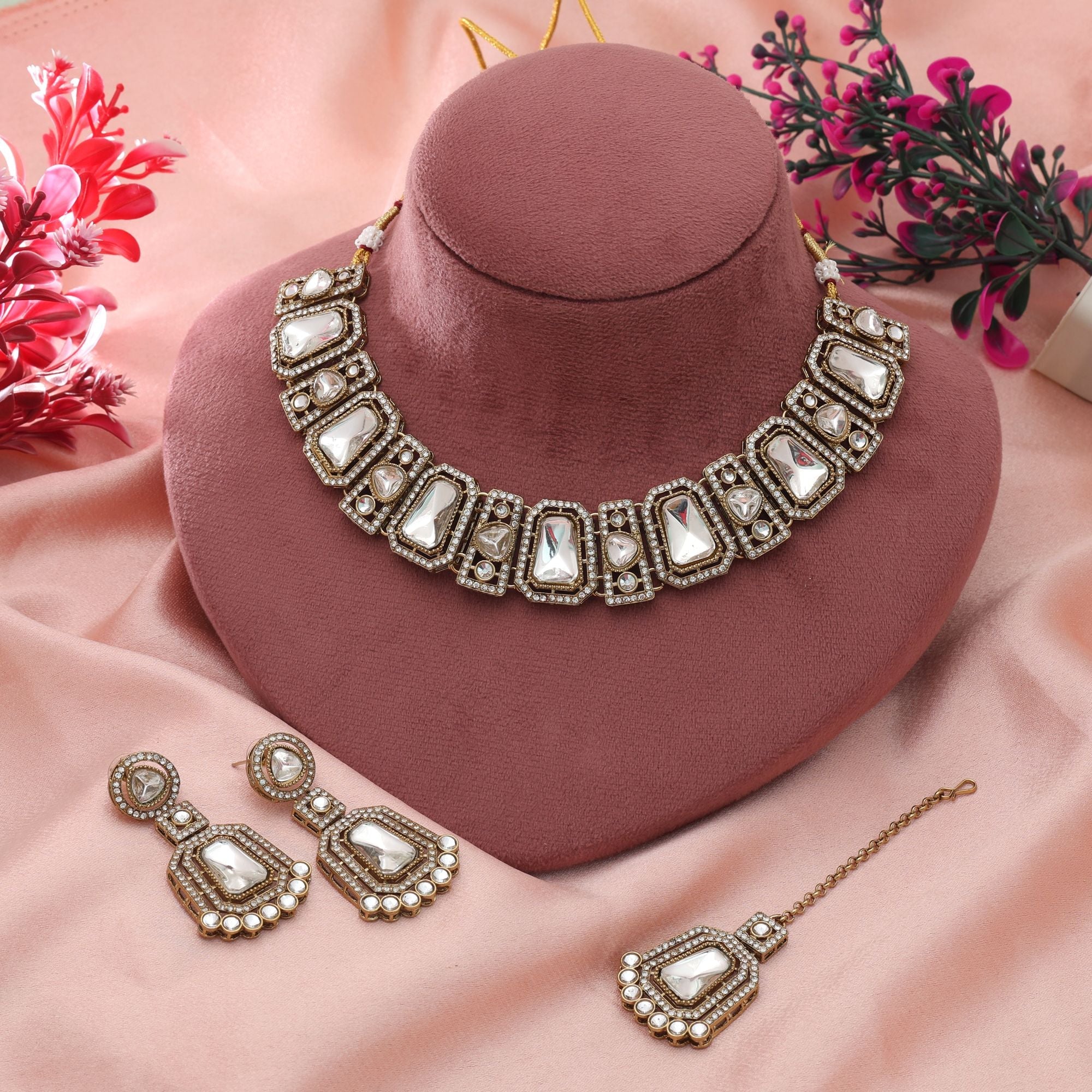 White Color Kundan Necklace Set Minimal Classic Design