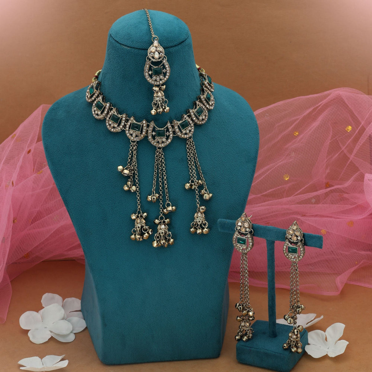 Green Color Kundan Necklace Set