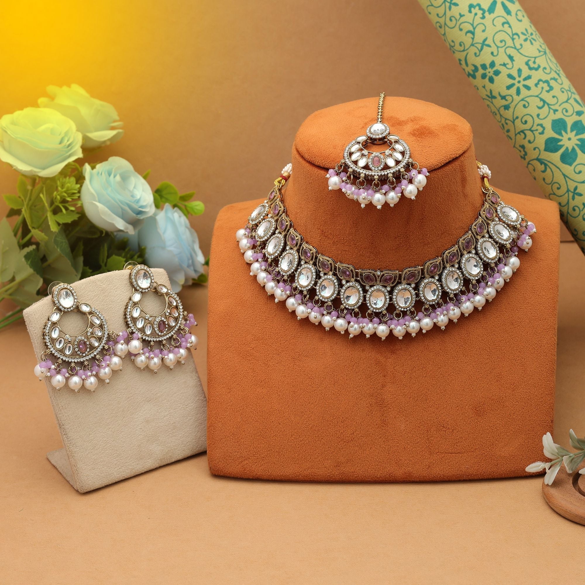 Elegant Light Purple Kundan Necklace Set