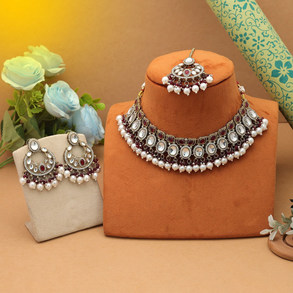 Graceful Maroon Kundan Necklace Set