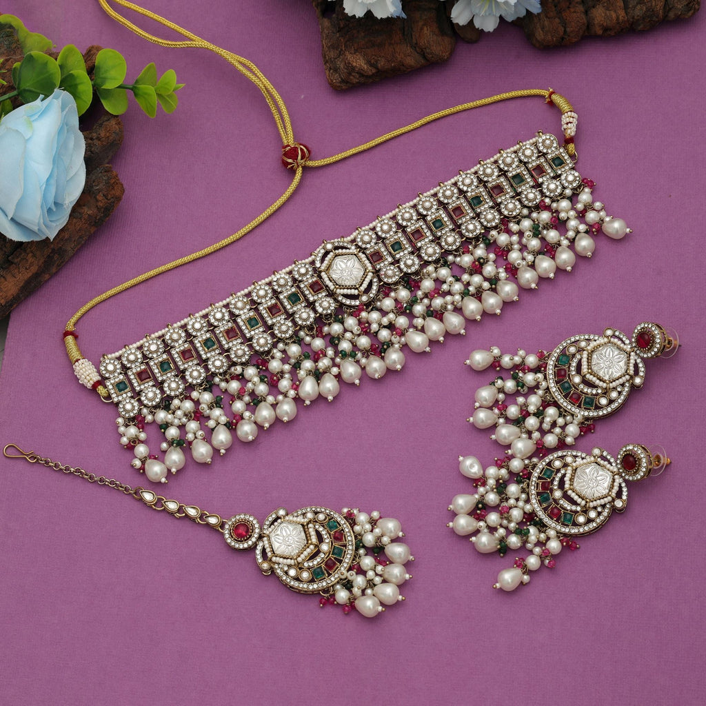 Unique Rani Green Choker Kundan Necklace Set