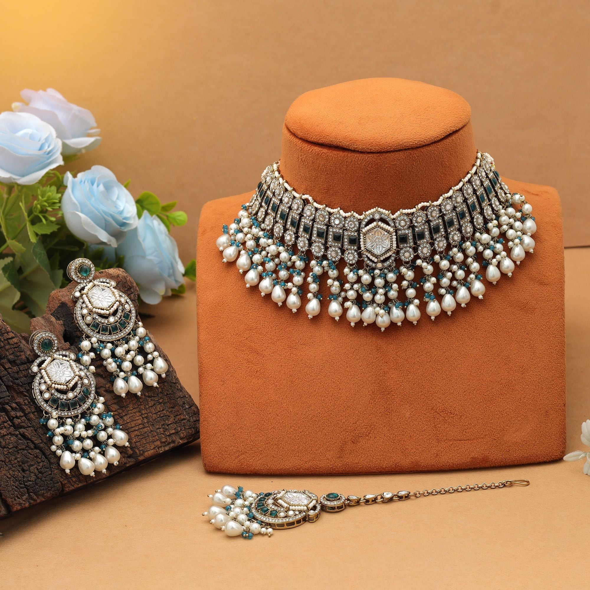 Gorgeous Turquoise Blue Choker Kundan Necklace Set