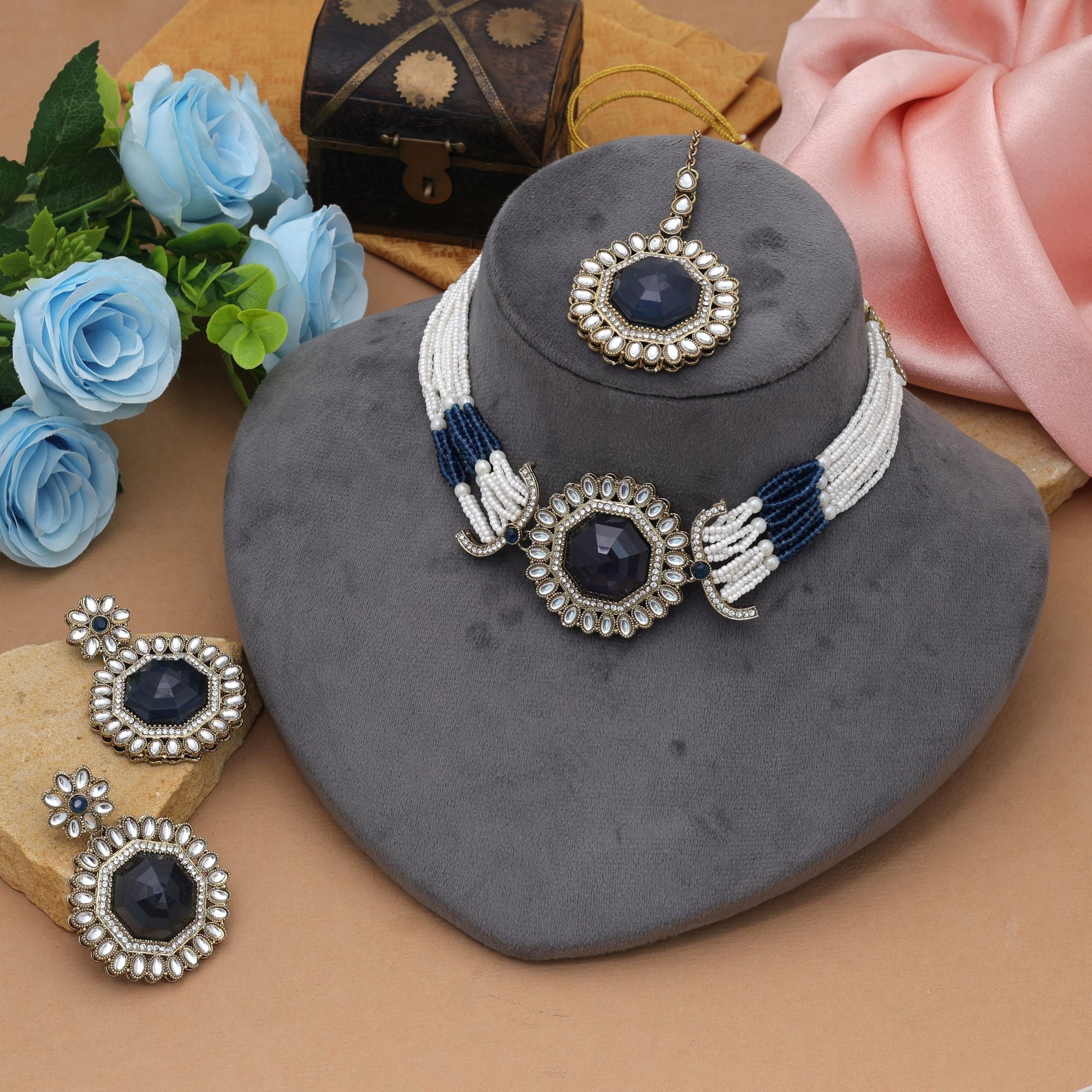 Stylish Blue Choker Kundan Necklace Set