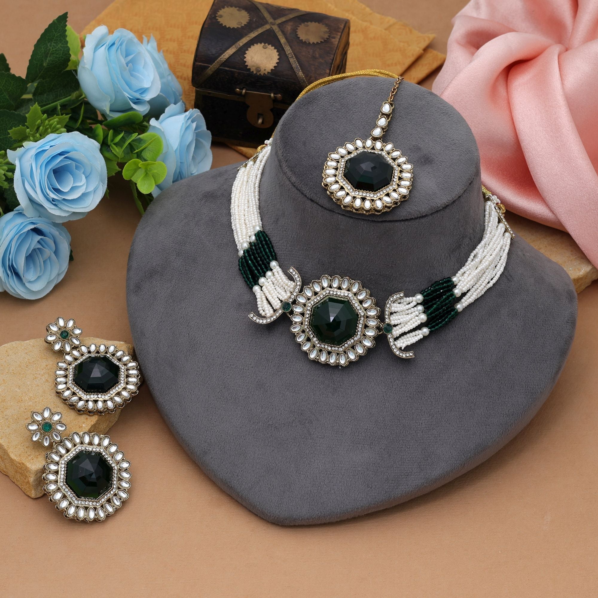 Vibrant Green Choker Kundan Necklace Set