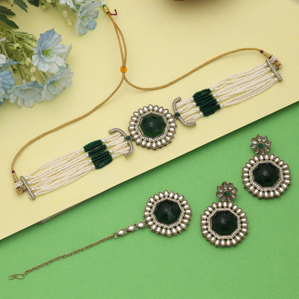 Vibrant Green Choker Kundan Necklace Set