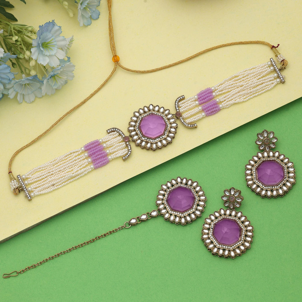 Graceful Light Purple Choker Kundan Necklace Set