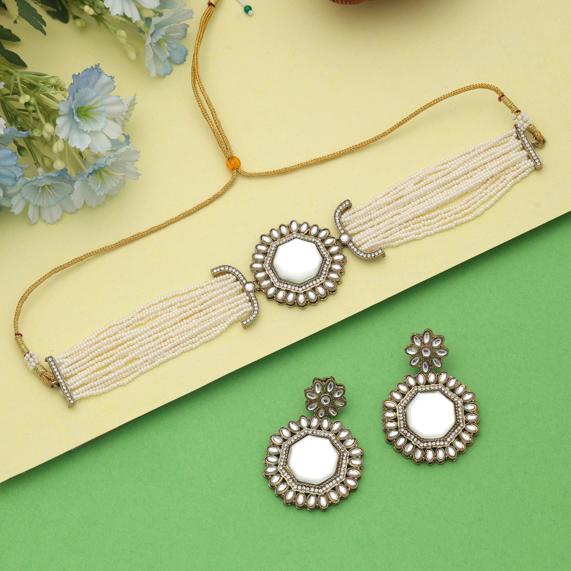 Chic White Choker Kundan Necklace Set