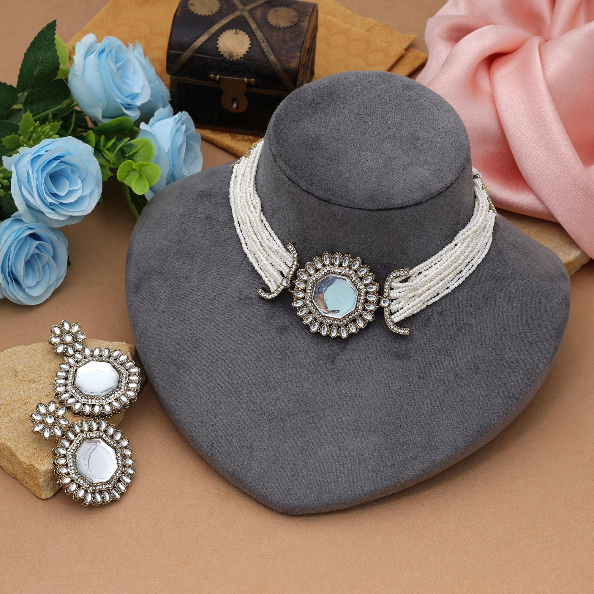 Chic White Choker Kundan Necklace Set