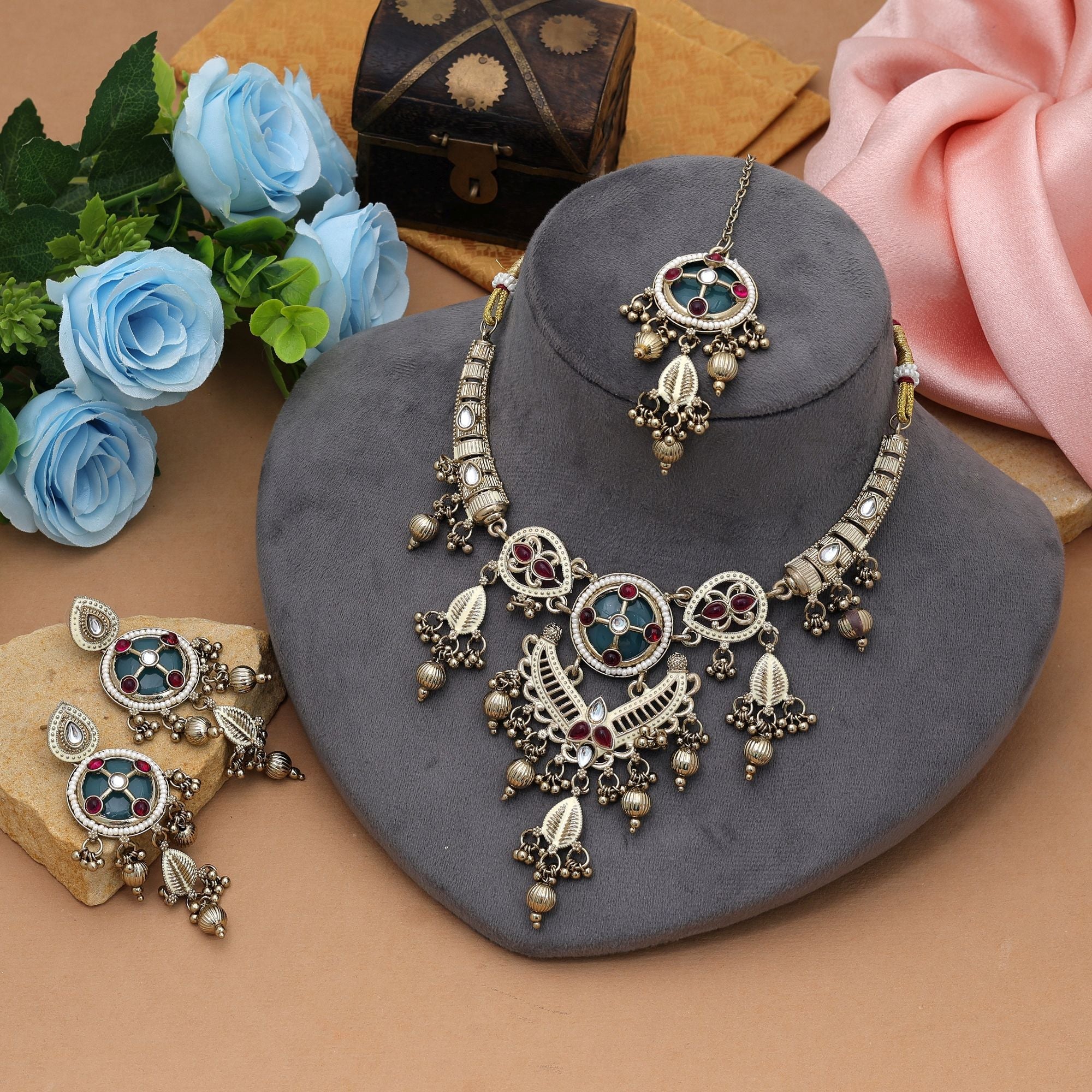 Royal Rani Green Kundan Necklace Set