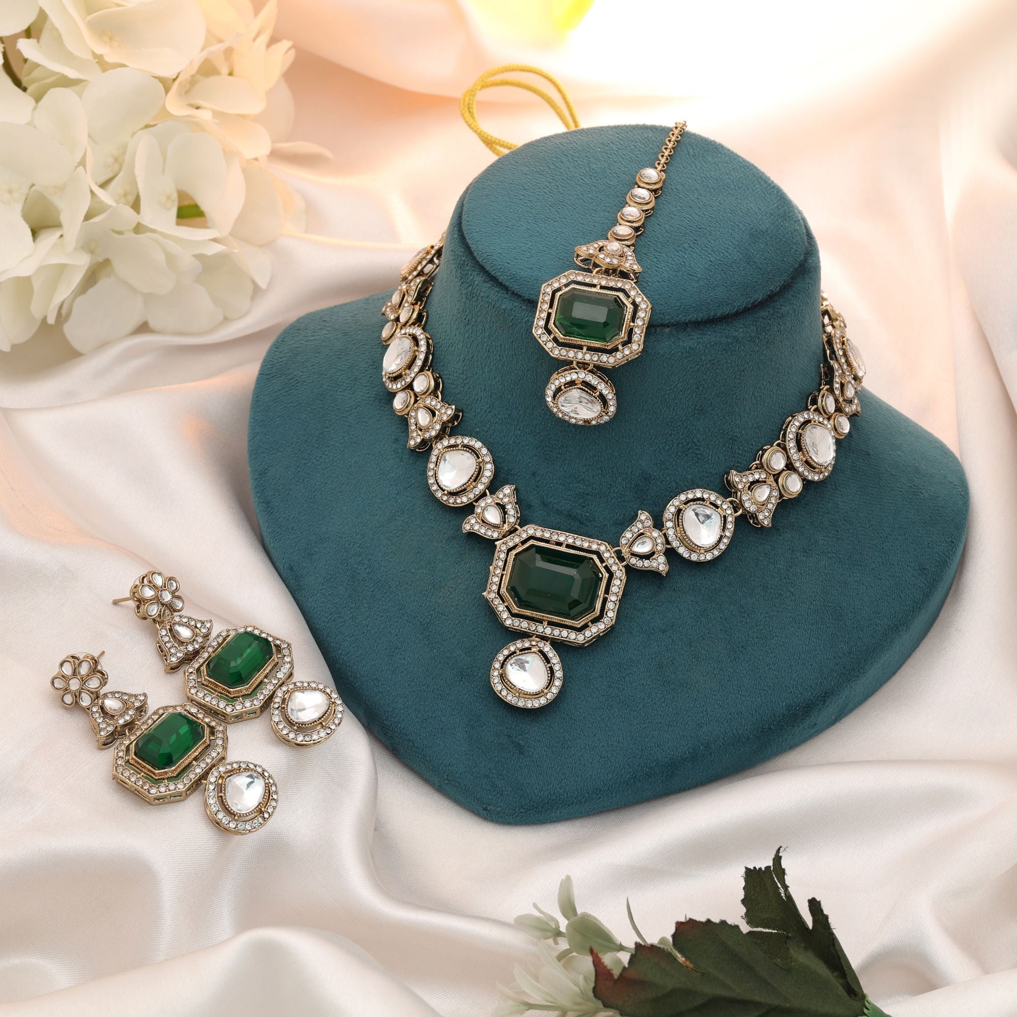 Green Color Kundan Necklace Set Traditional Party Wear