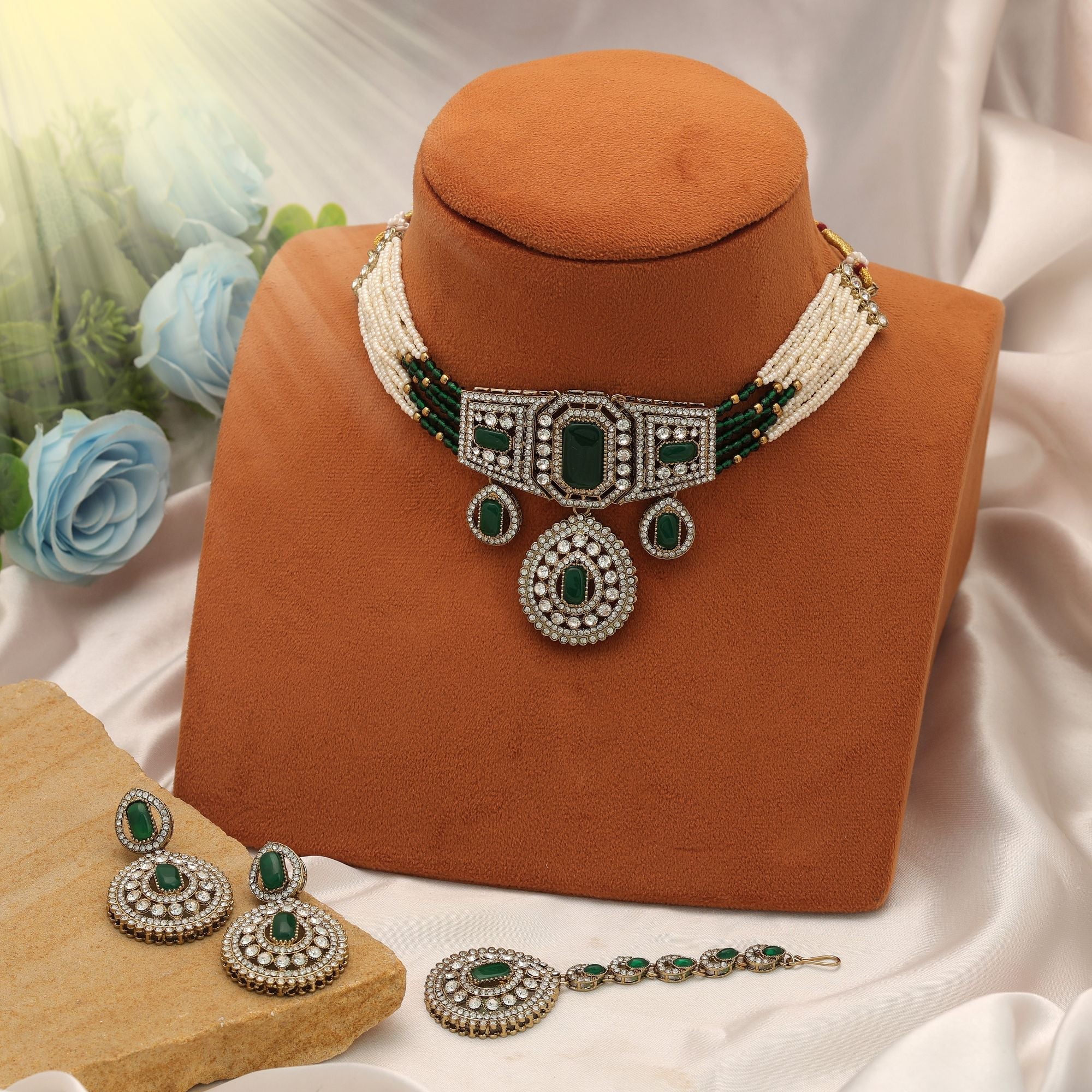 Green Color Choker Kundan Necklace Set