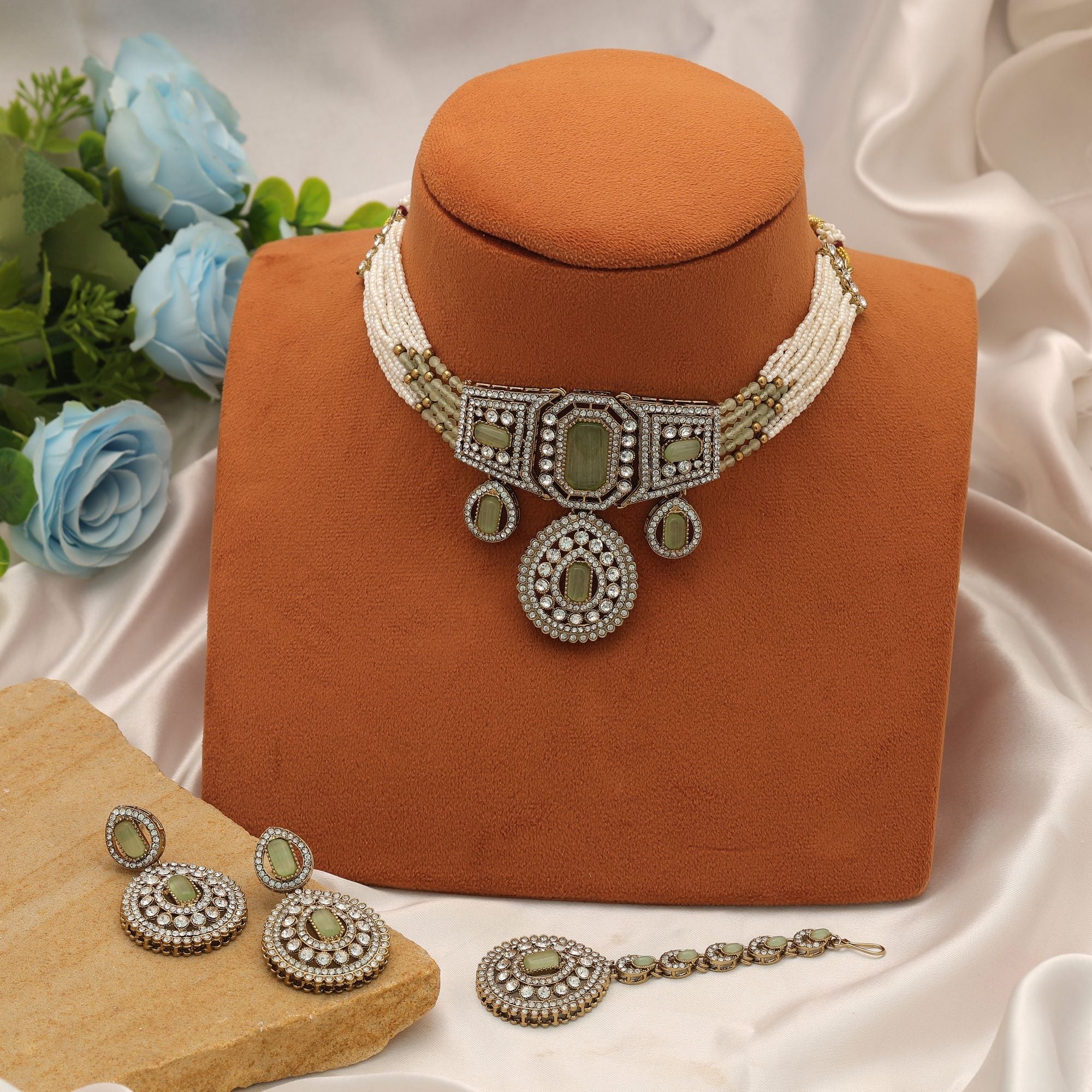 Pista Green Color Choker Kundan Necklace Set