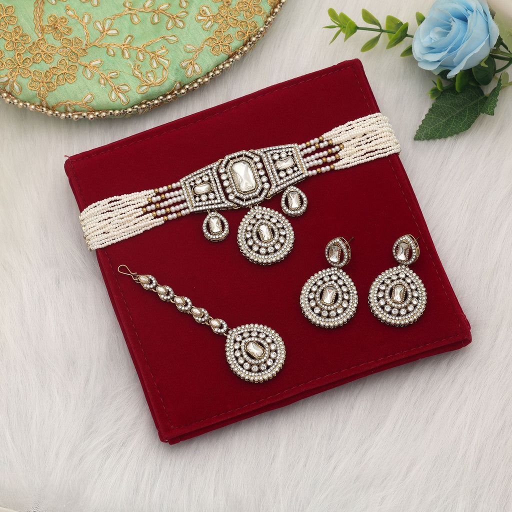 White Color Choker Kundan Necklace Set