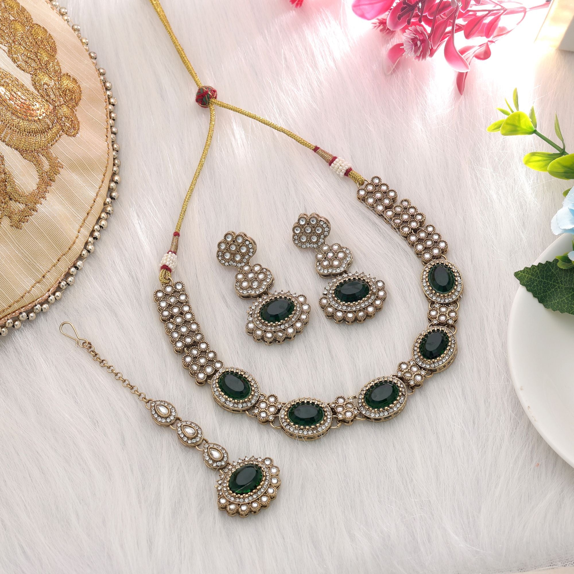 Green Color Kundan Necklace Set