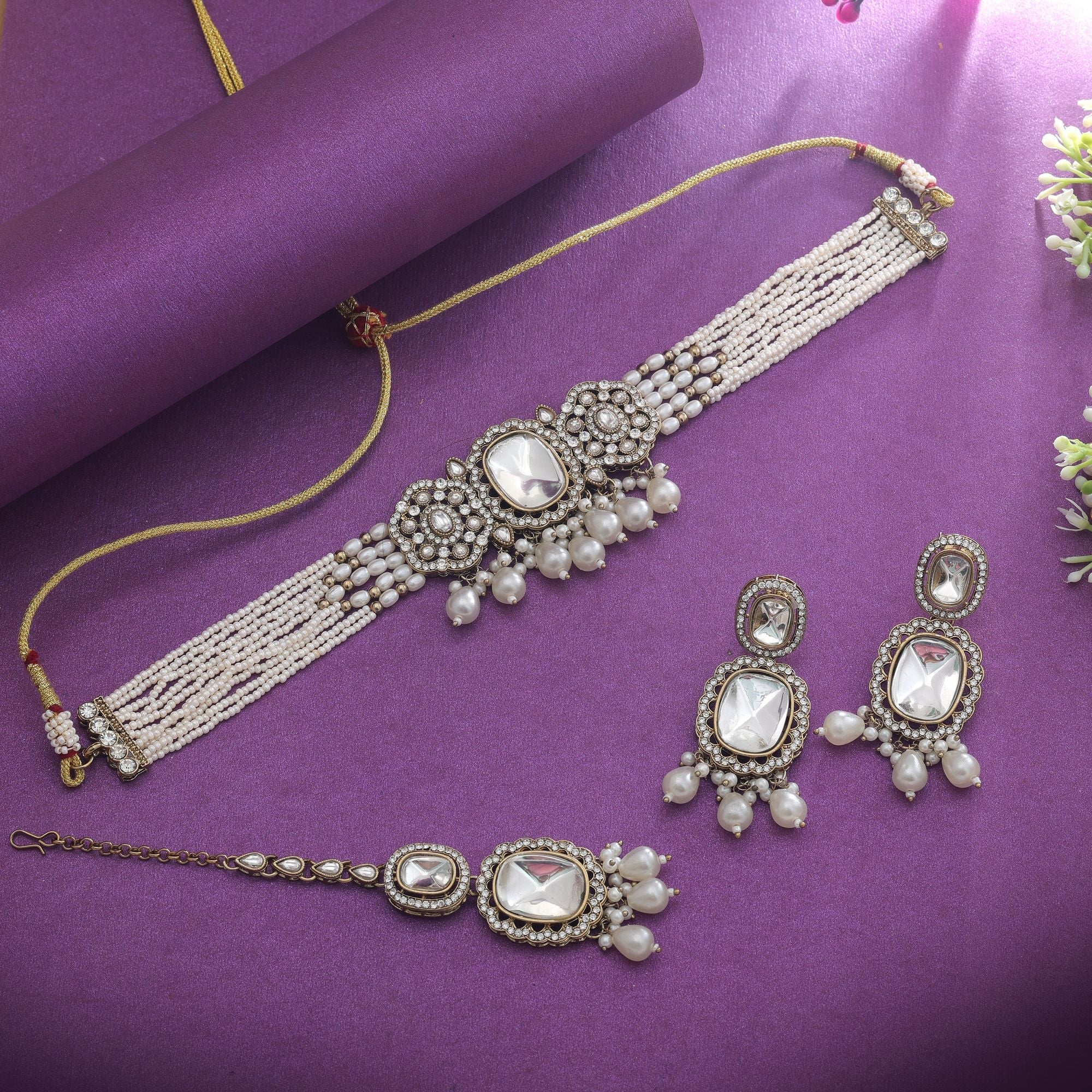 White Color Choker Kundan Necklace Set