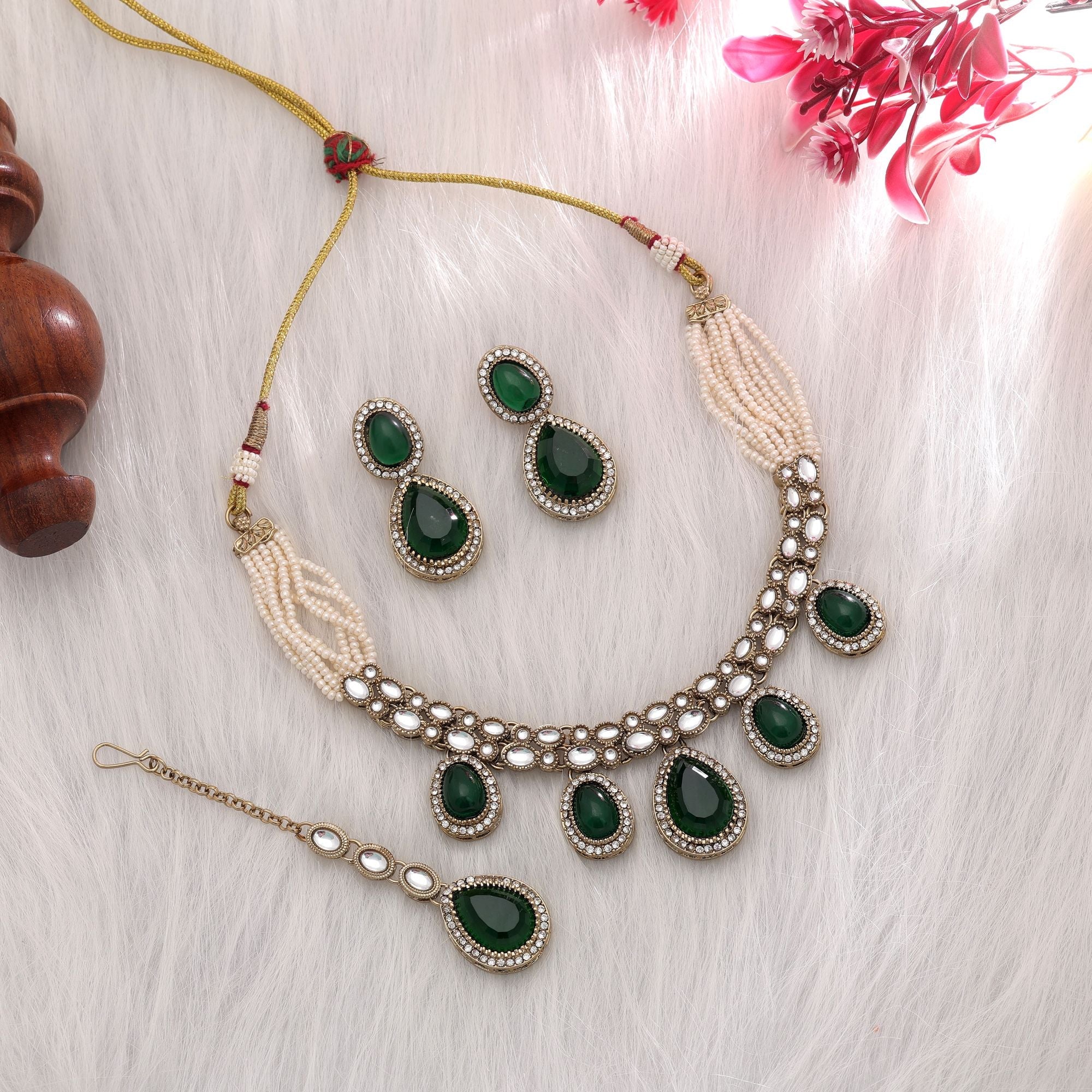 Green Color Kundan Necklace Set