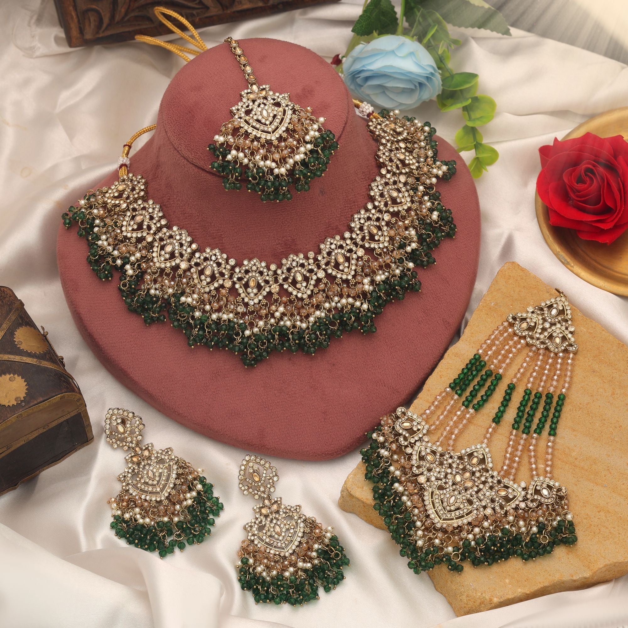 Green Color Kundan Necklace Set