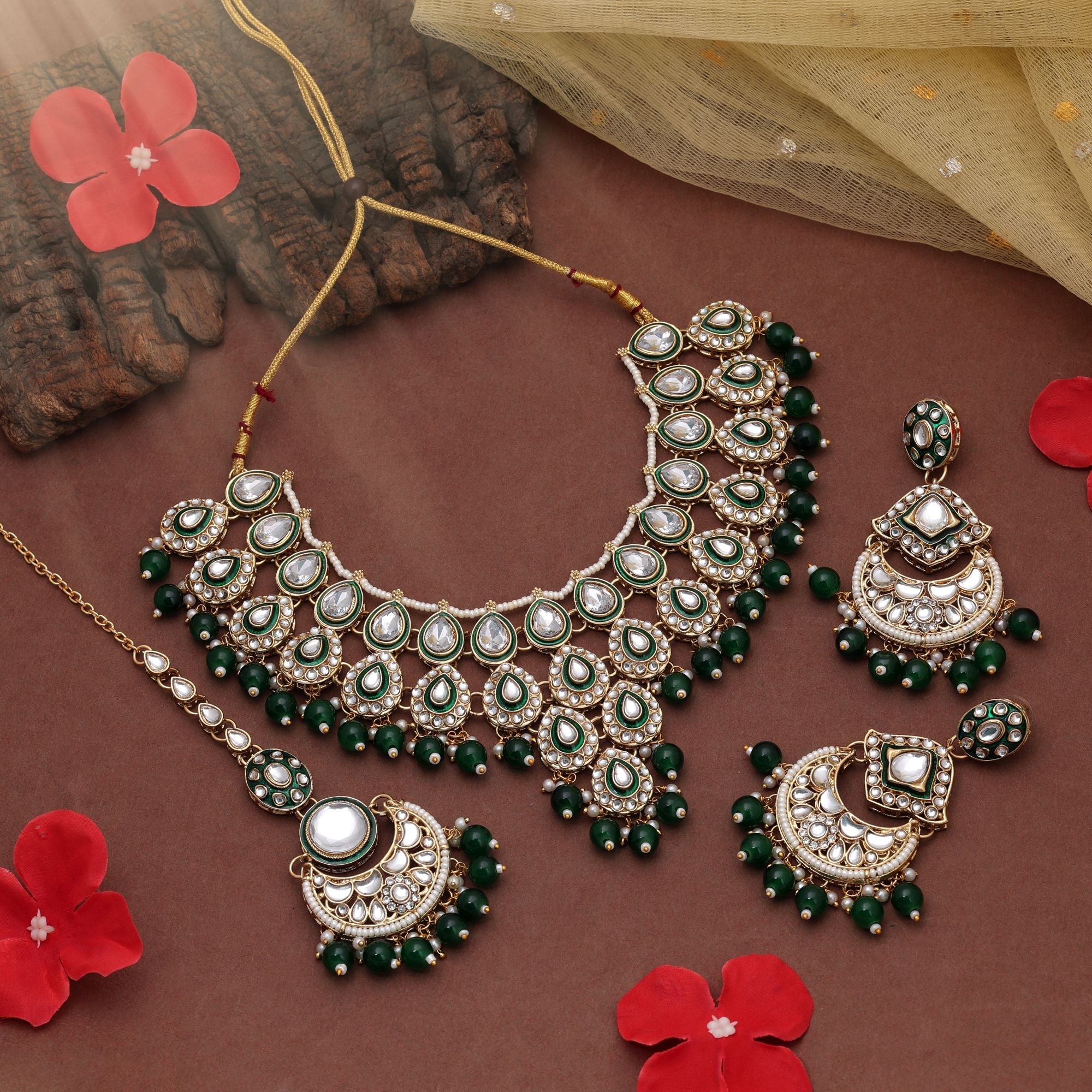 Green Color Elegant Kundan Necklace Set