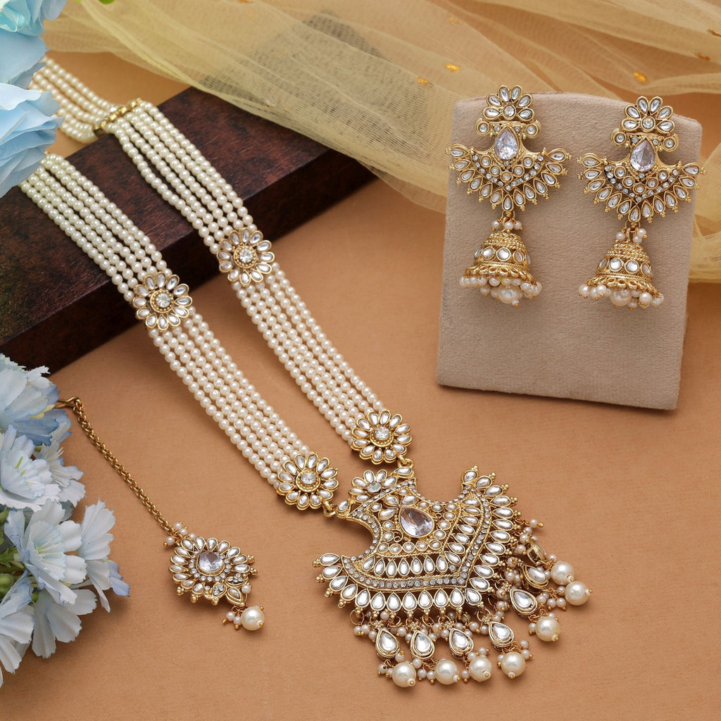Elegant White Kundan Necklace Set
