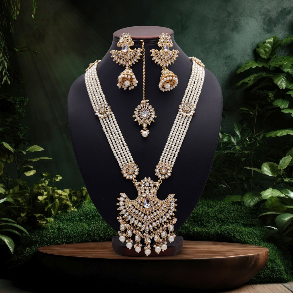 Elegant White Kundan Necklace Set