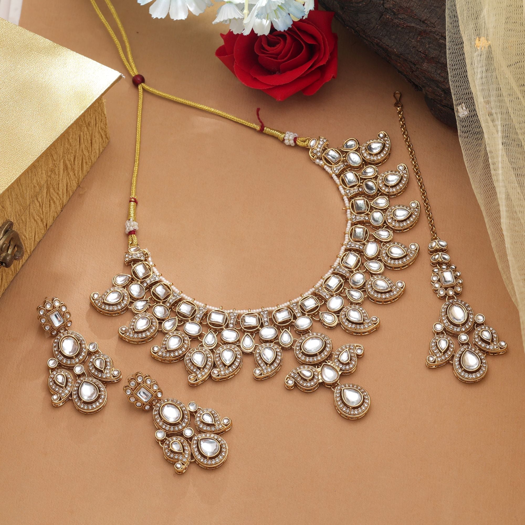 Charming White Kundan Necklace Set