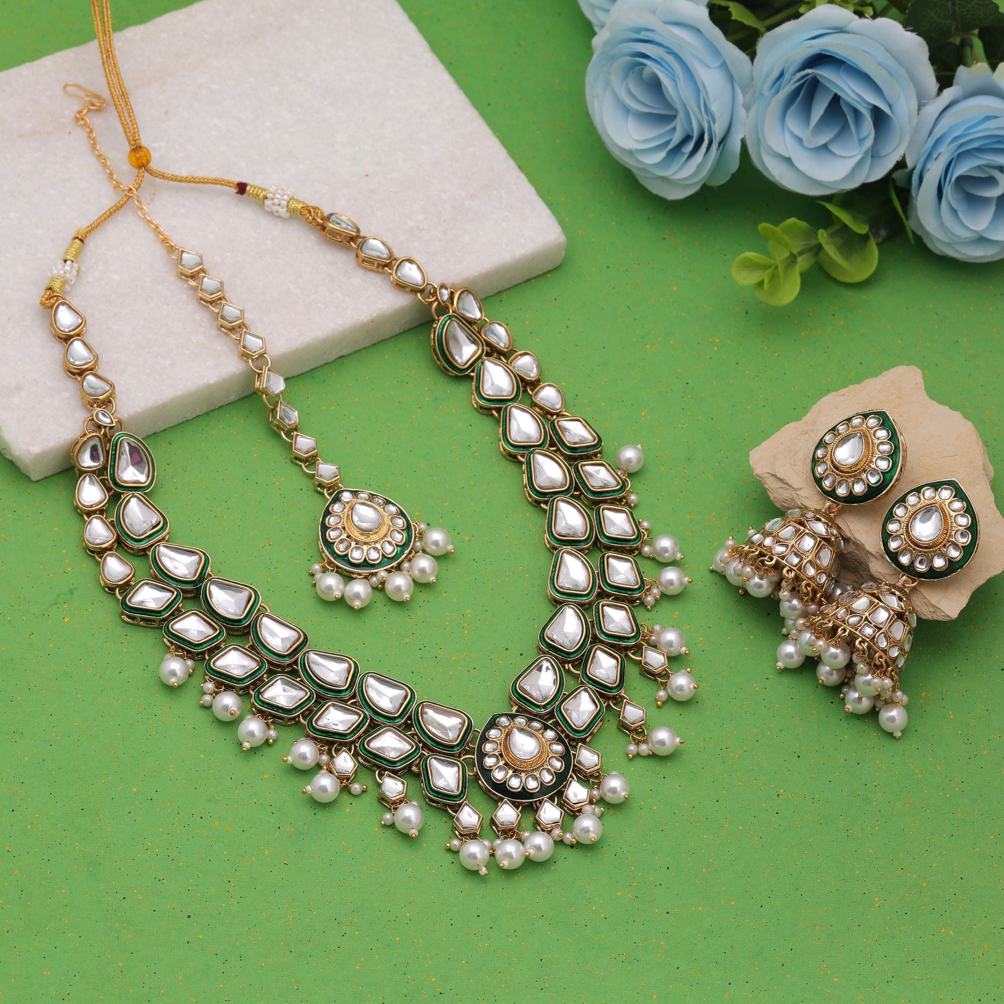 Traditional Design Gold Plated Kundan Necklace with Earrings & Maangtikka