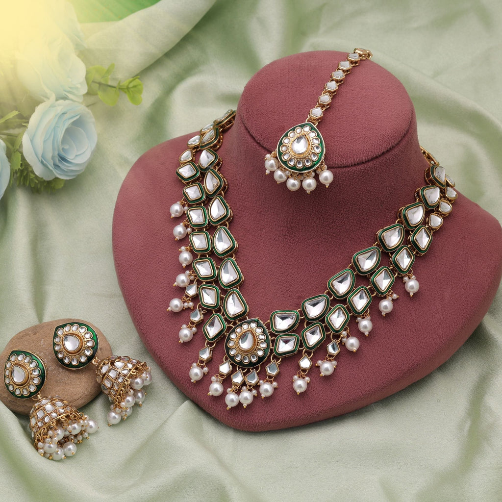 Traditional Design Gold Plated Kundan Necklace with Earrings & Maangtikka