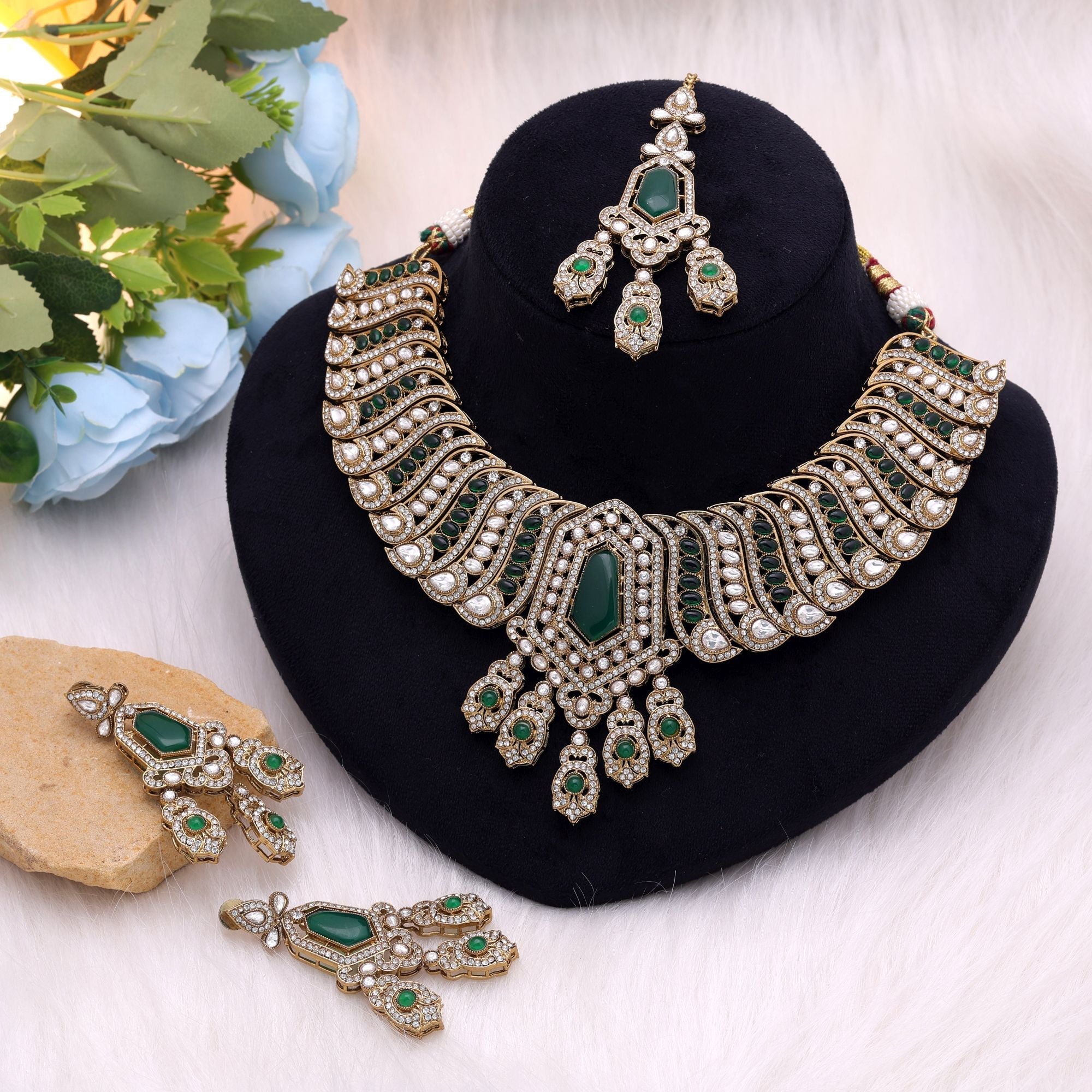 Green Color Wedding Kundan Jewellery Set