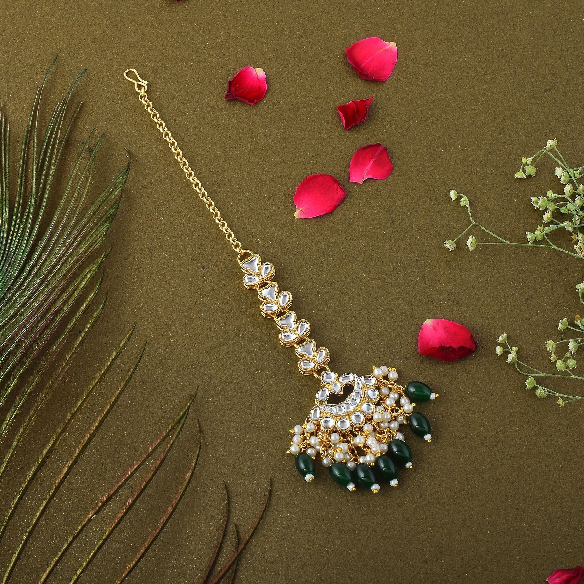 Elegant Green Color Kundan Maang Tikka Crafted for Weddings, Engagements, and Traditional Outfits