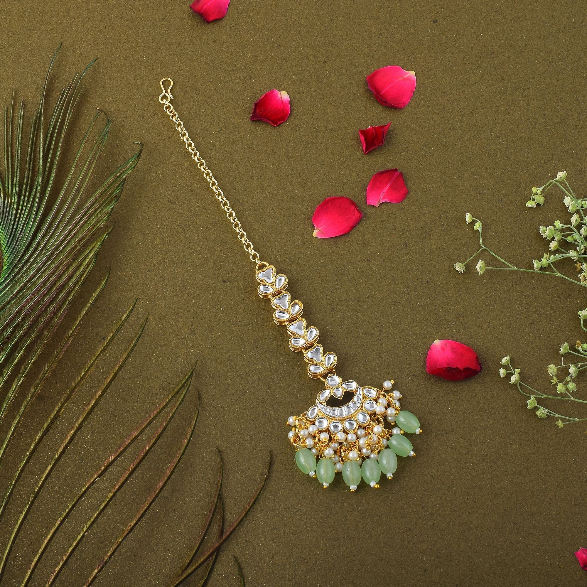 Stylish Pista Green Color Kundan Maang Tikka Crafted for Brides, Festivals, and Cultural Events