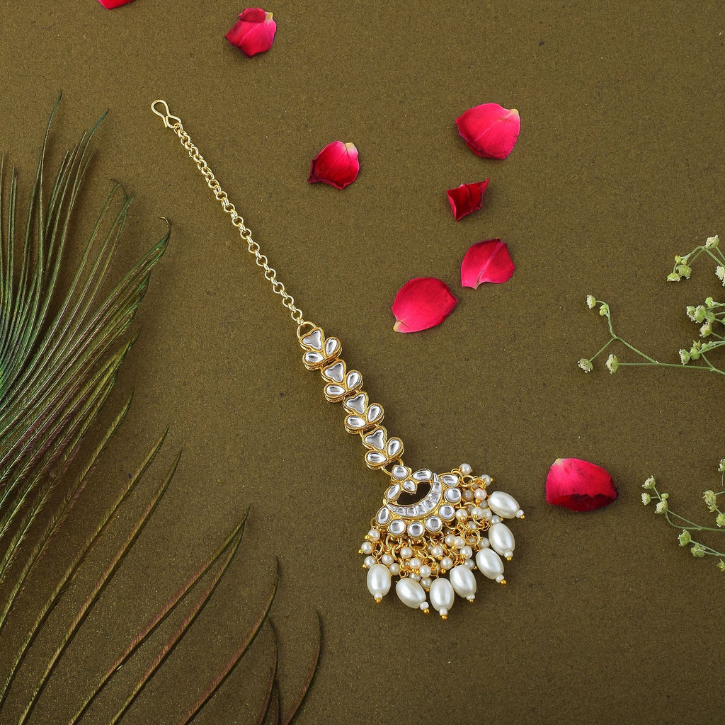 Stunning White Color Kundan Maang Tikka Designed with Authentic Indian Bridal Jewelry Craft