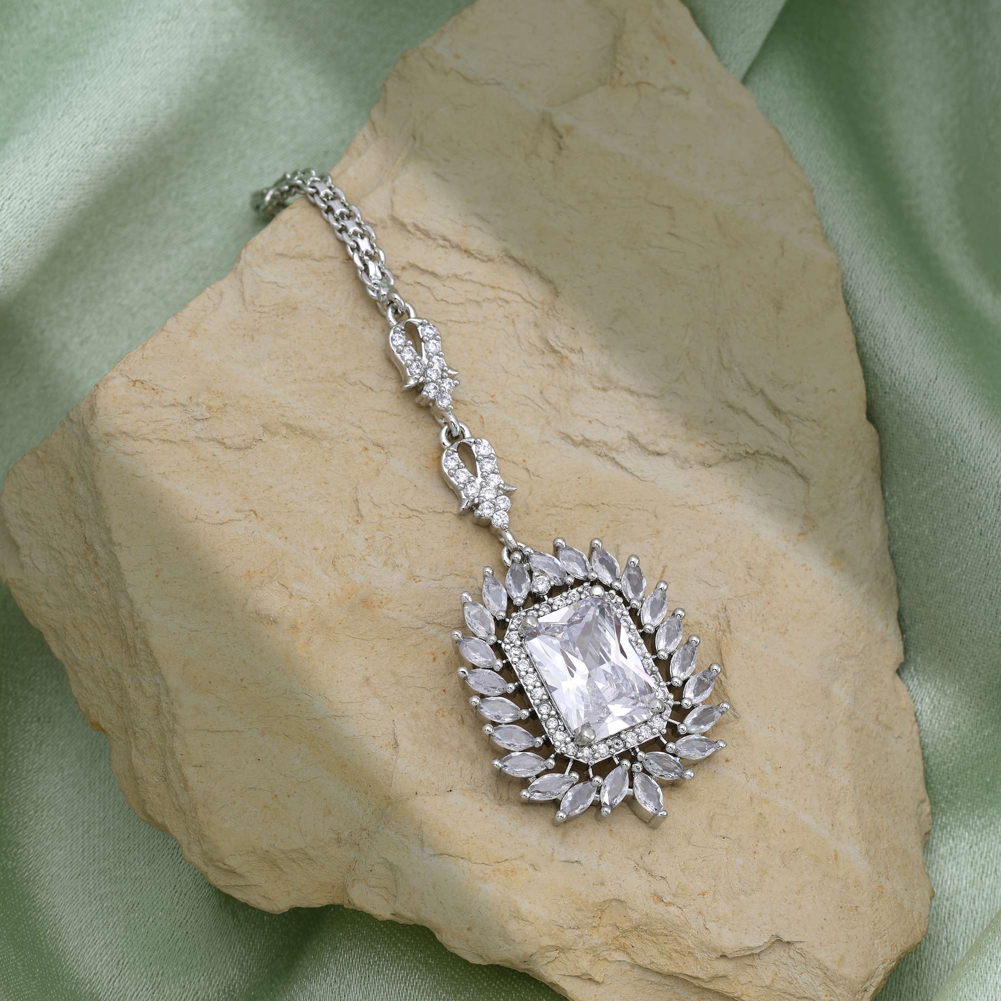 Silver Color Radiant Shine American Diamond Maang Tikka For Women’S Party Collection