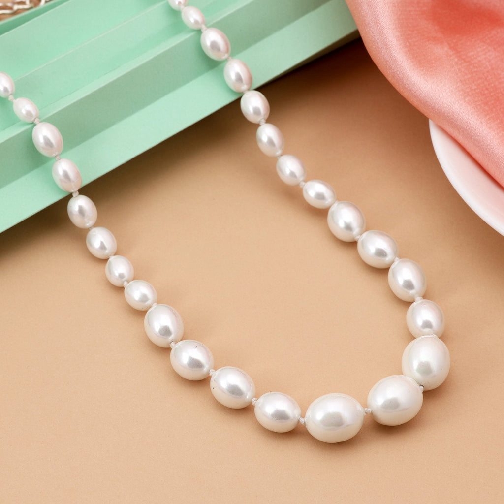 White Color Beautifully Crafted Pearl Necklace For Festive And Party Occasions