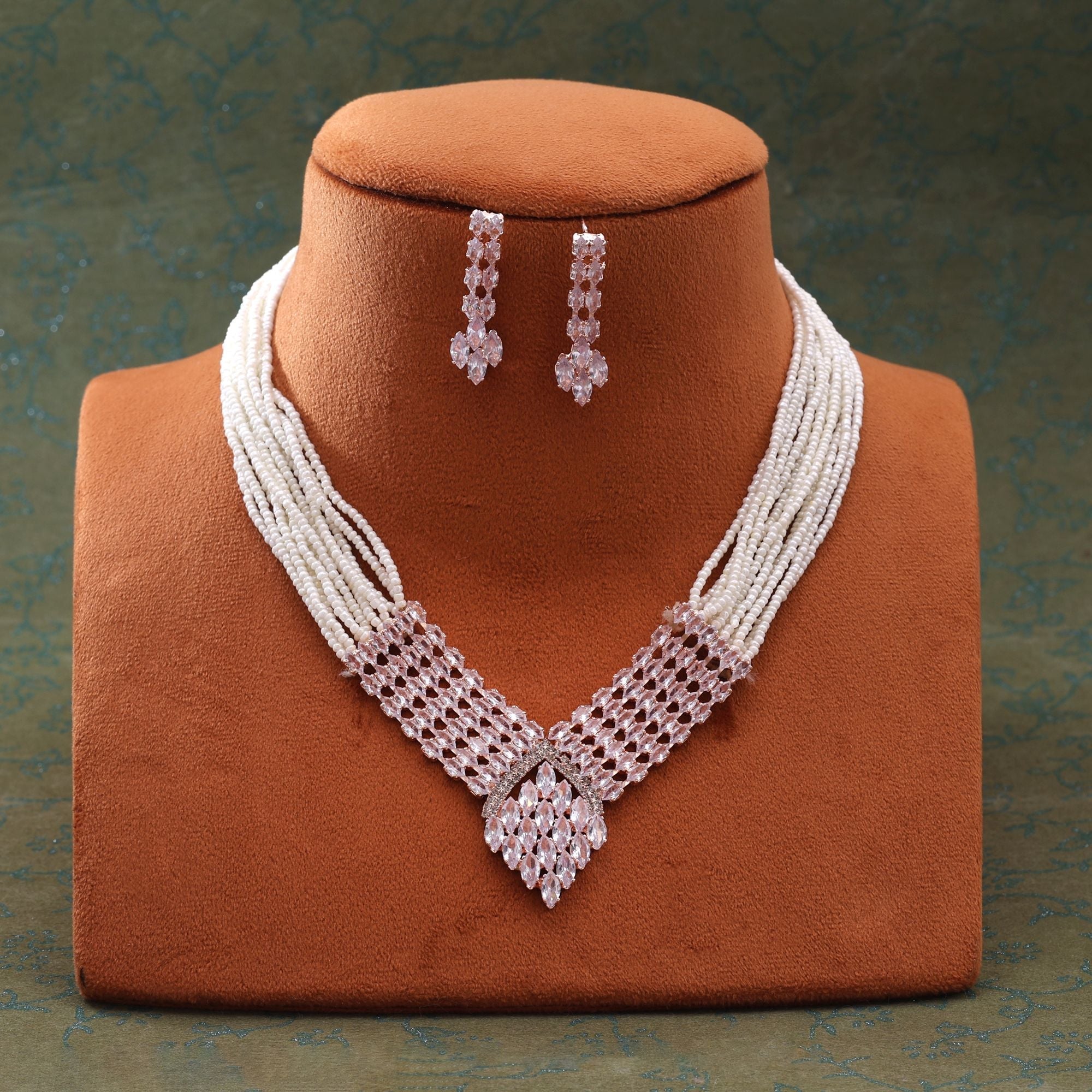 Radiant White Color Stone Necklace Set With Shiny Polished Detailing