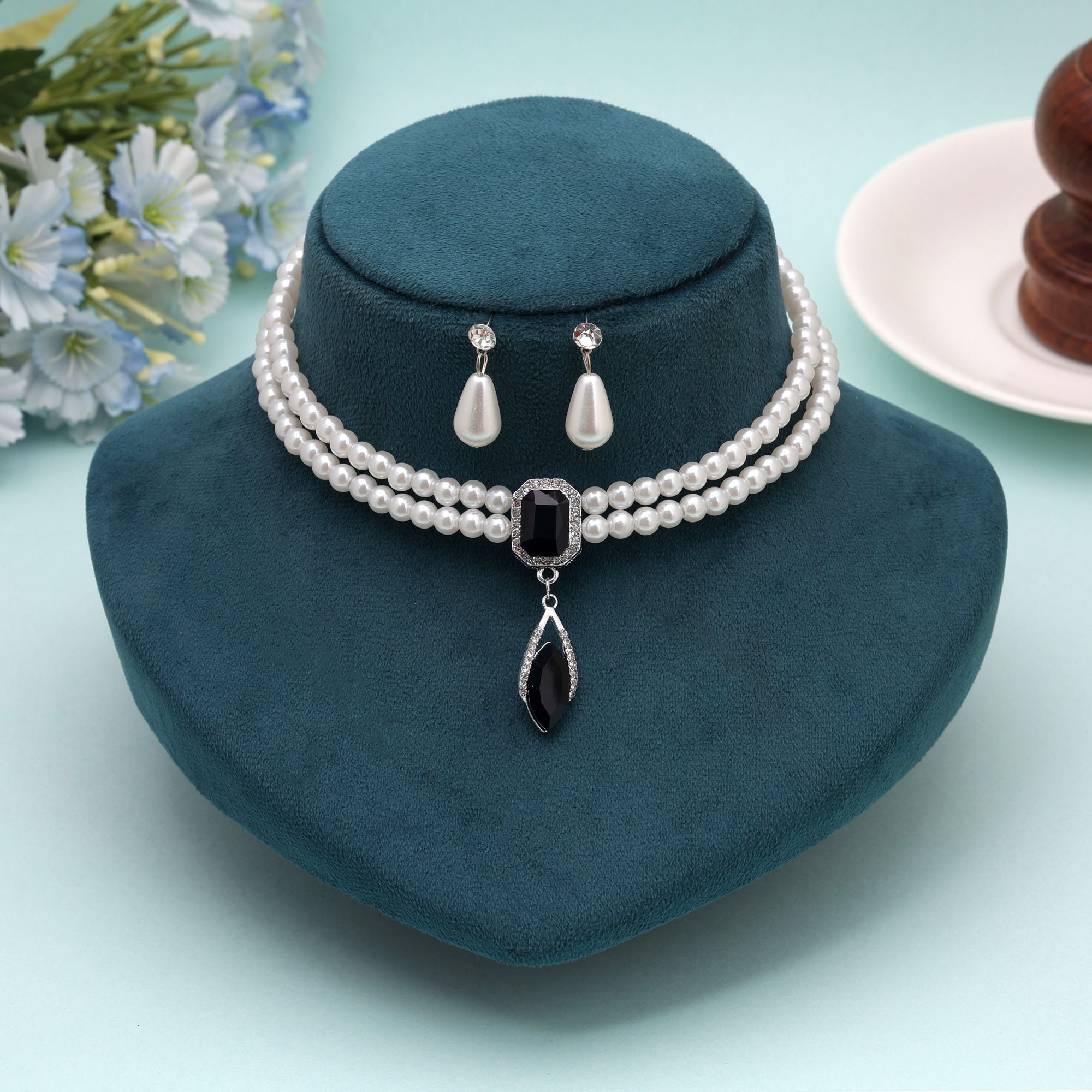 Black Color Stone Necklace Set Elegant Jewelry Look