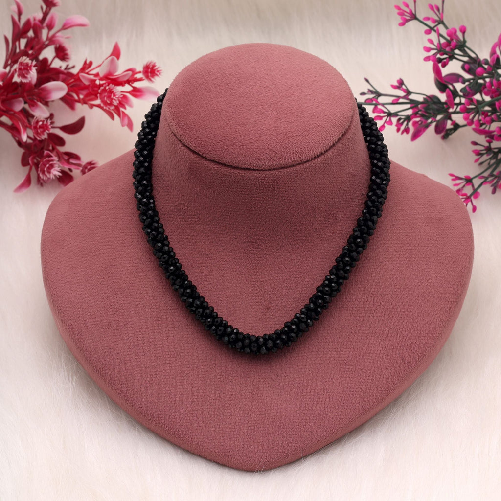 Black Color Magnetic Beaded Necklace with Everyday Style