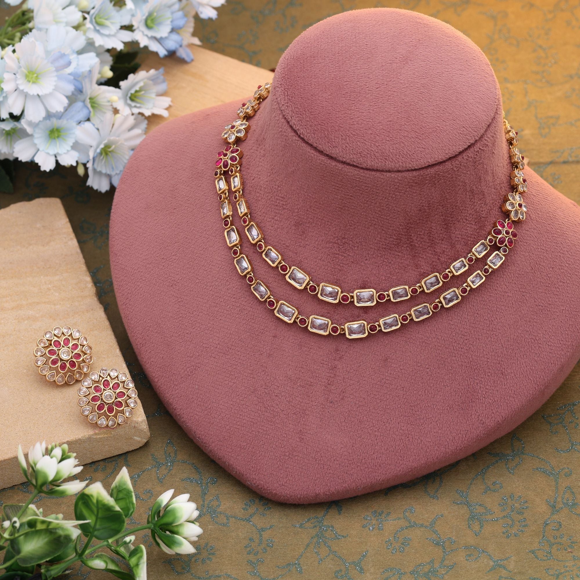 Vintage Pattern Green Matte Gold Necklace Set