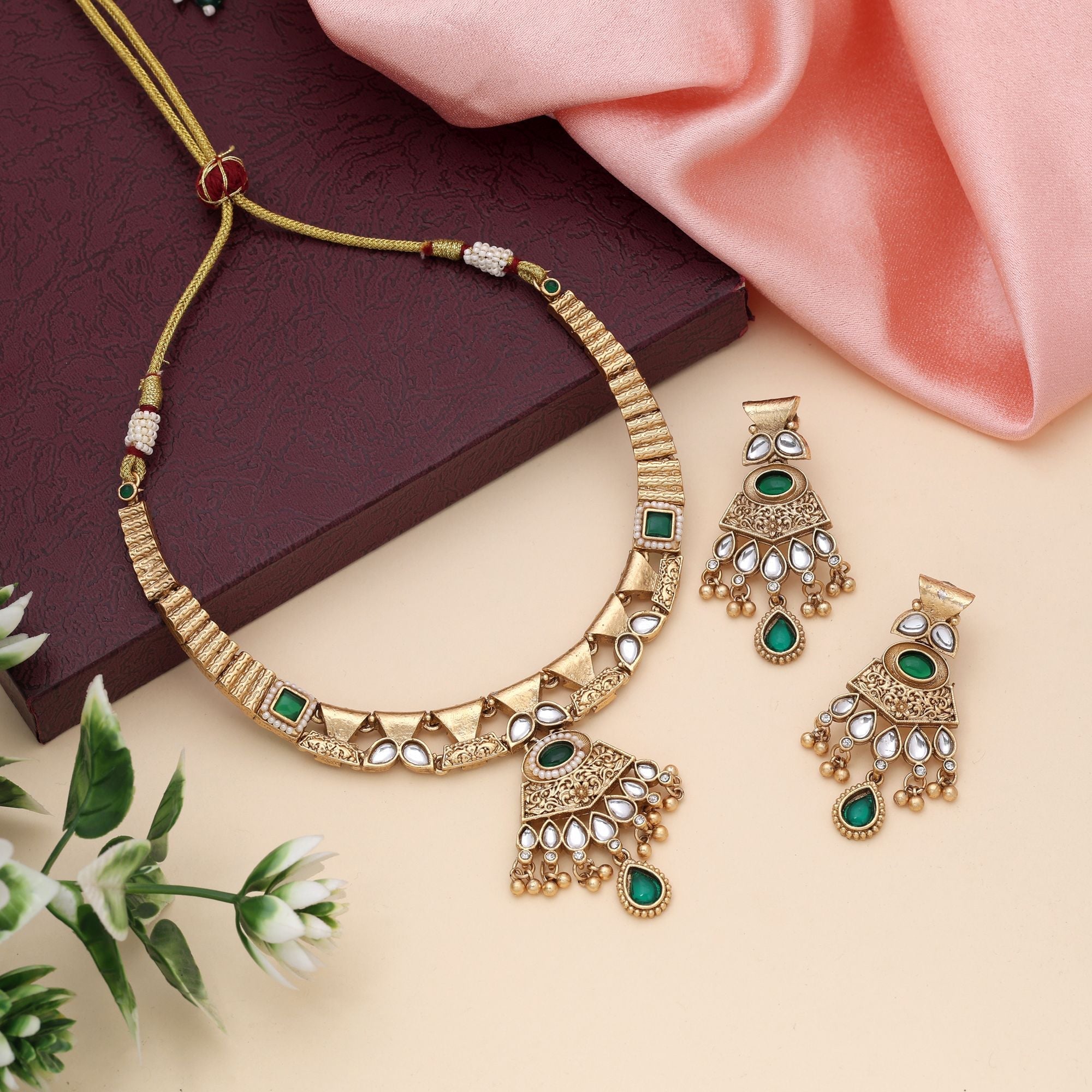 Green Cultural Matte Gold Necklace Set