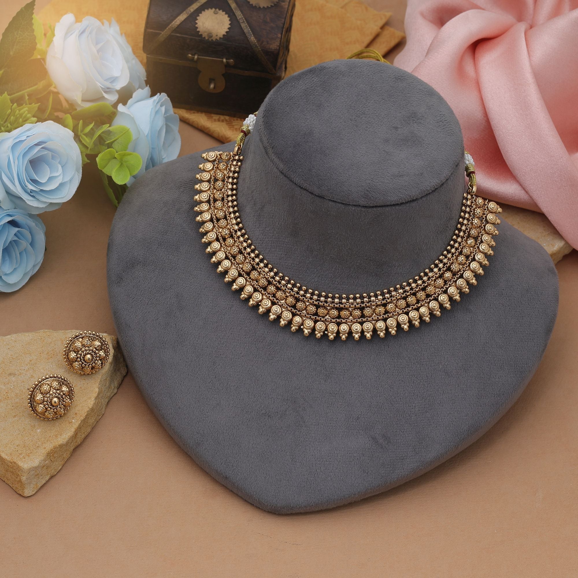 Stylish Gold Matte Gold Necklace Set