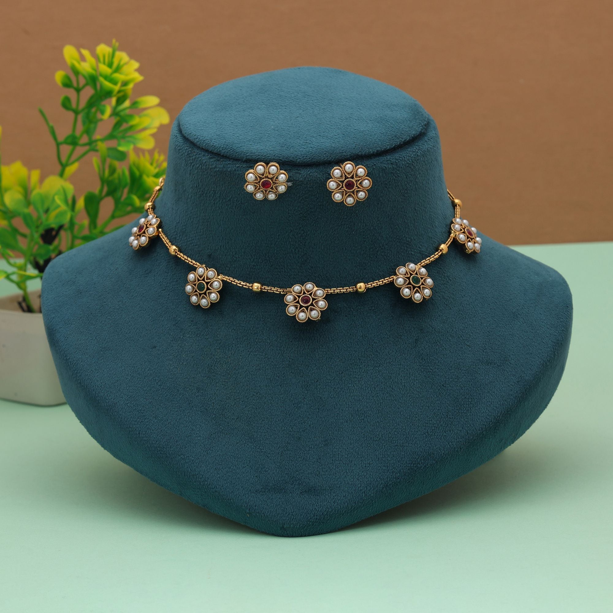 Classic Rani & Green Gold Plated Necklace Set