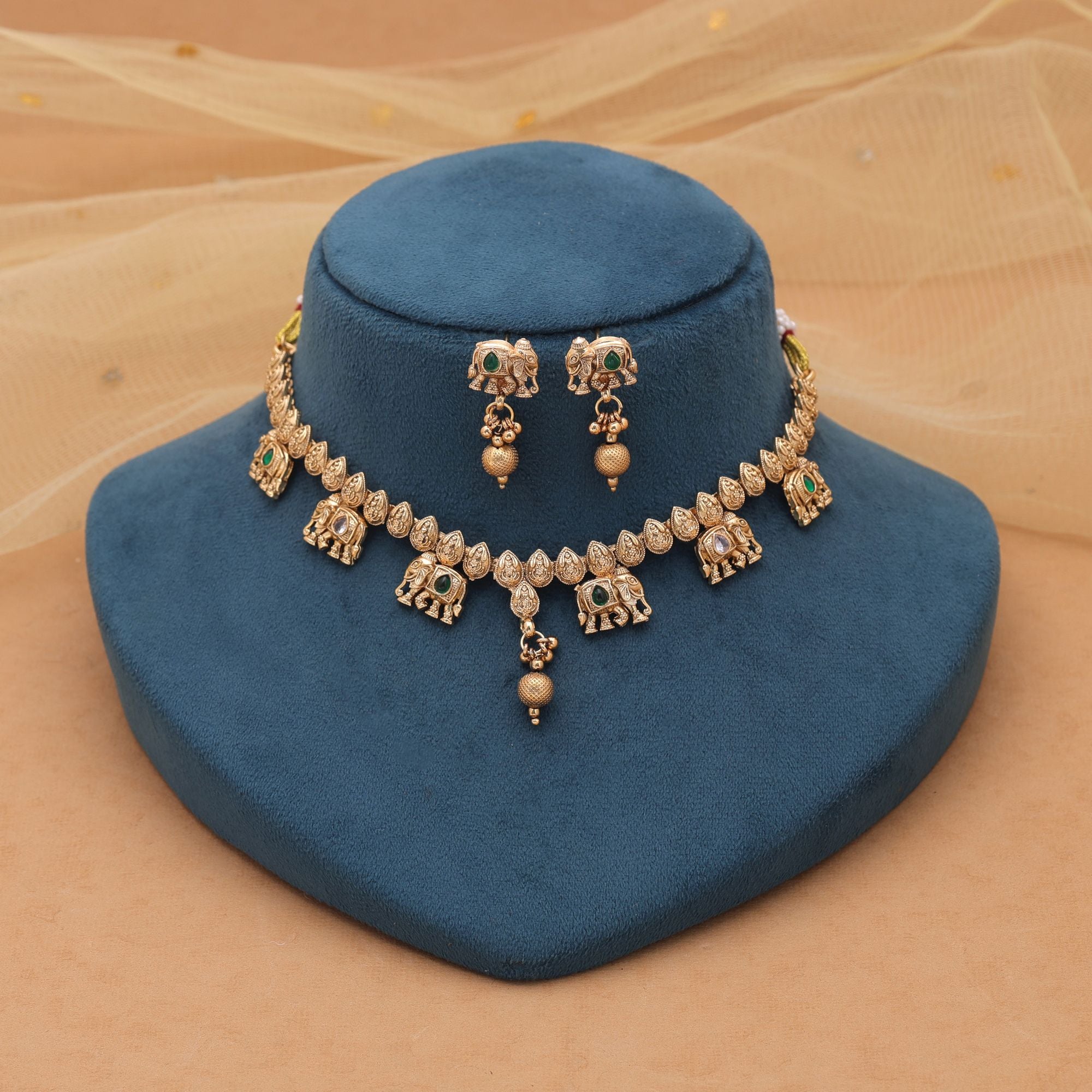 Green Color Matte Gold Kundan Jewelry Set