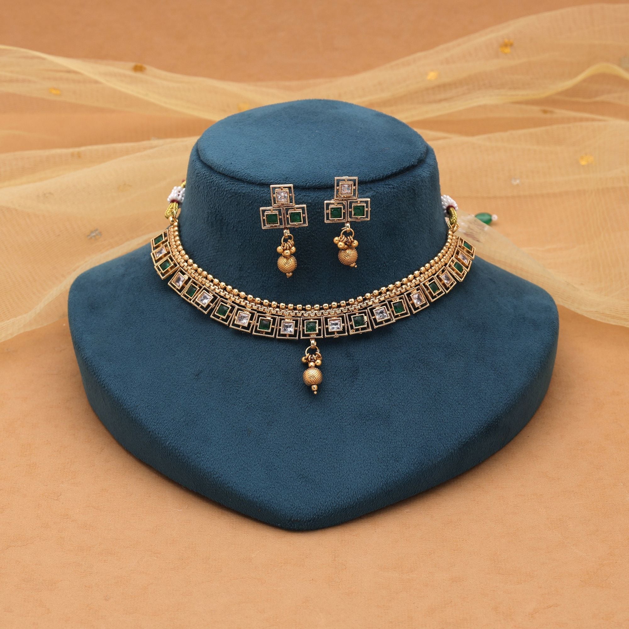 Green Color Traditional Kundan Necklace Set