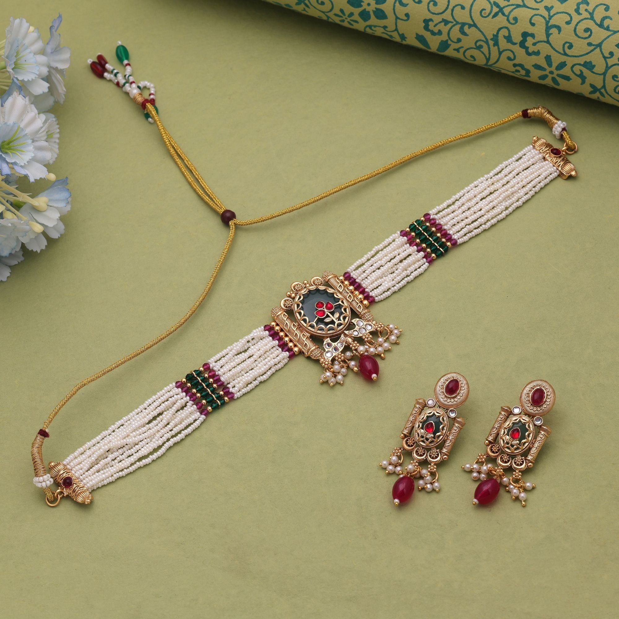 Rani & Green Color Choker Kundan Set