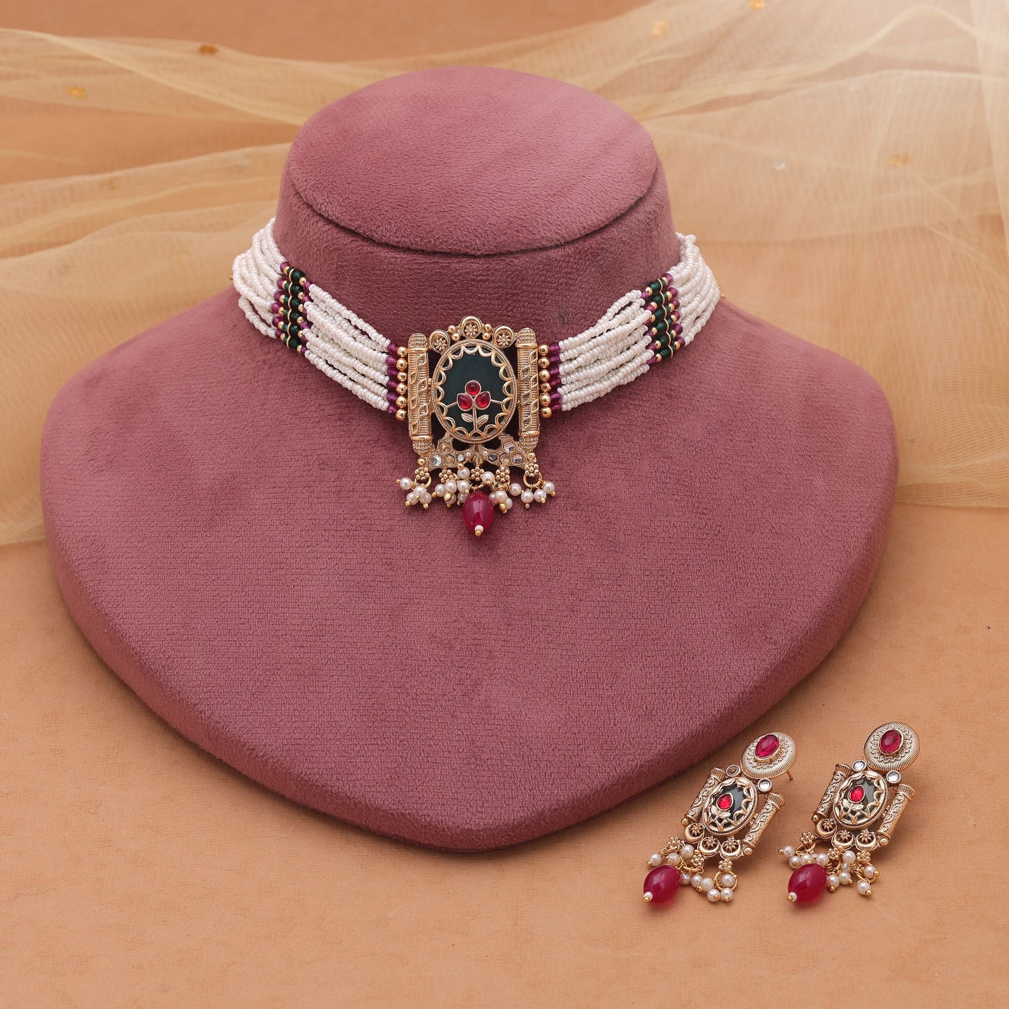 Rani & Green Color Choker Kundan Set