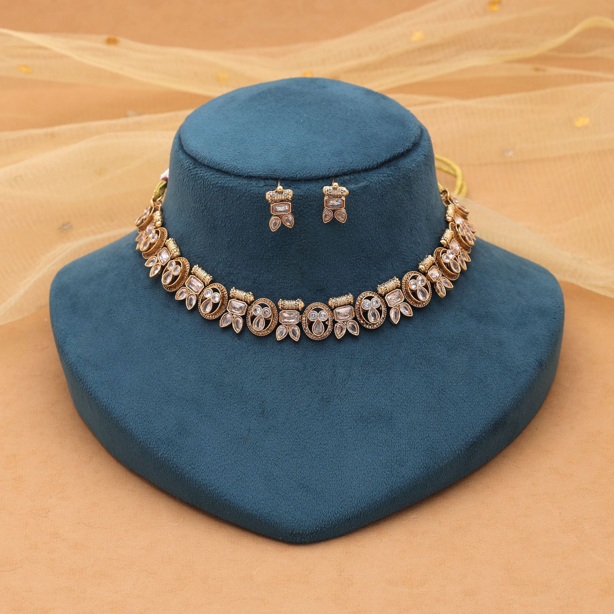 Gold Color Elegant Kundan Necklace Set