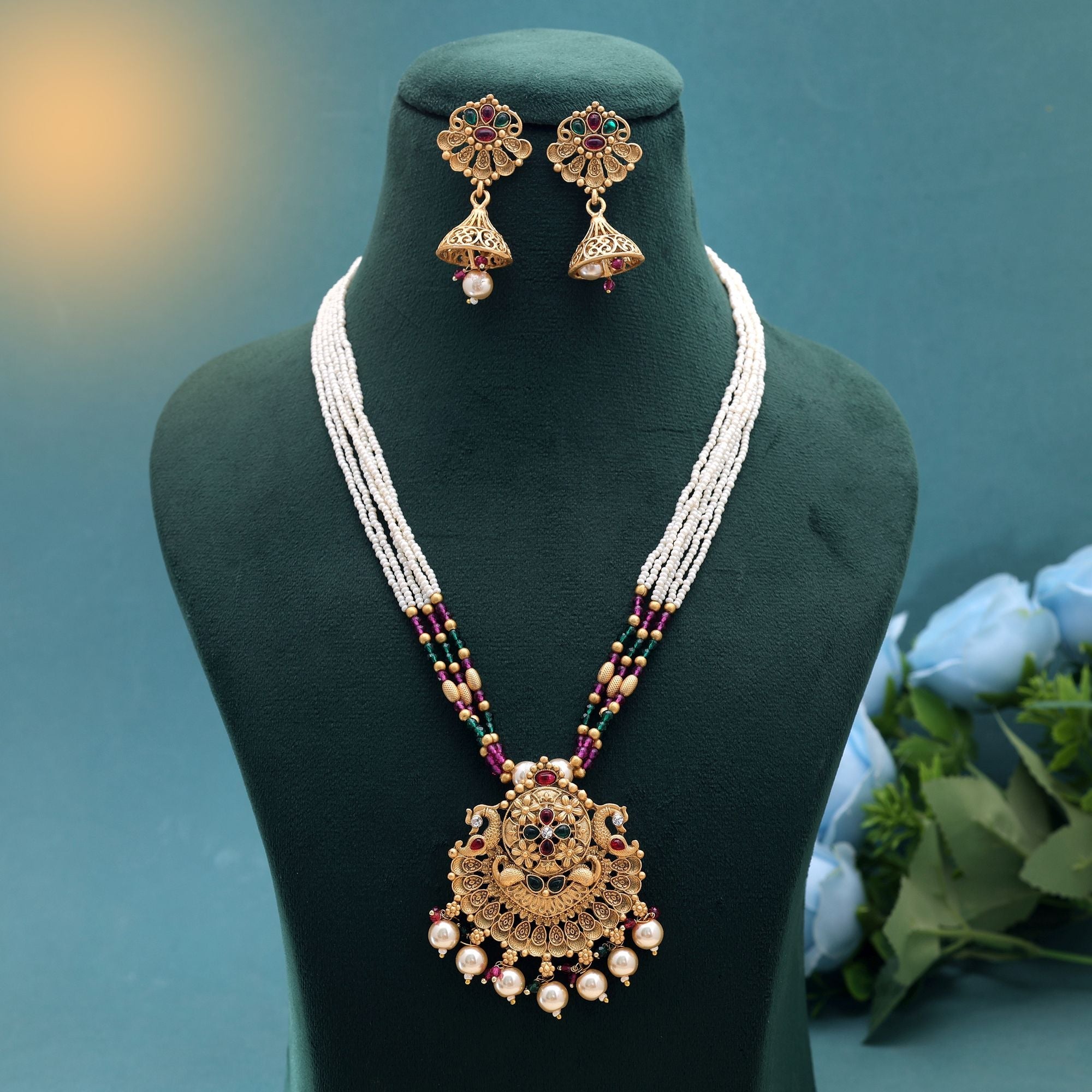 White Color Temple Necklace Jewelry Set South Indian Style