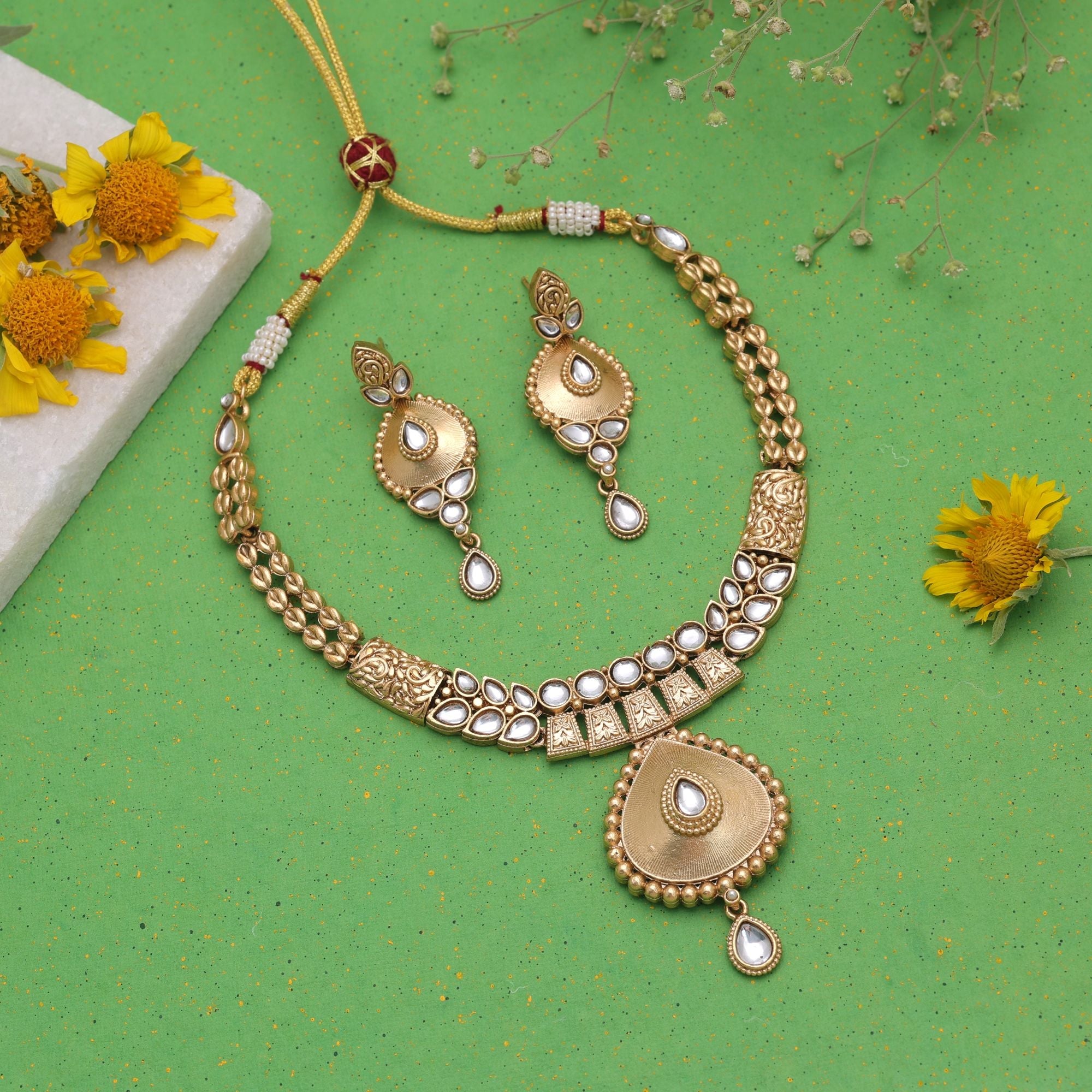 White Color Temple Necklace Jewelry Set Antique Gold Design