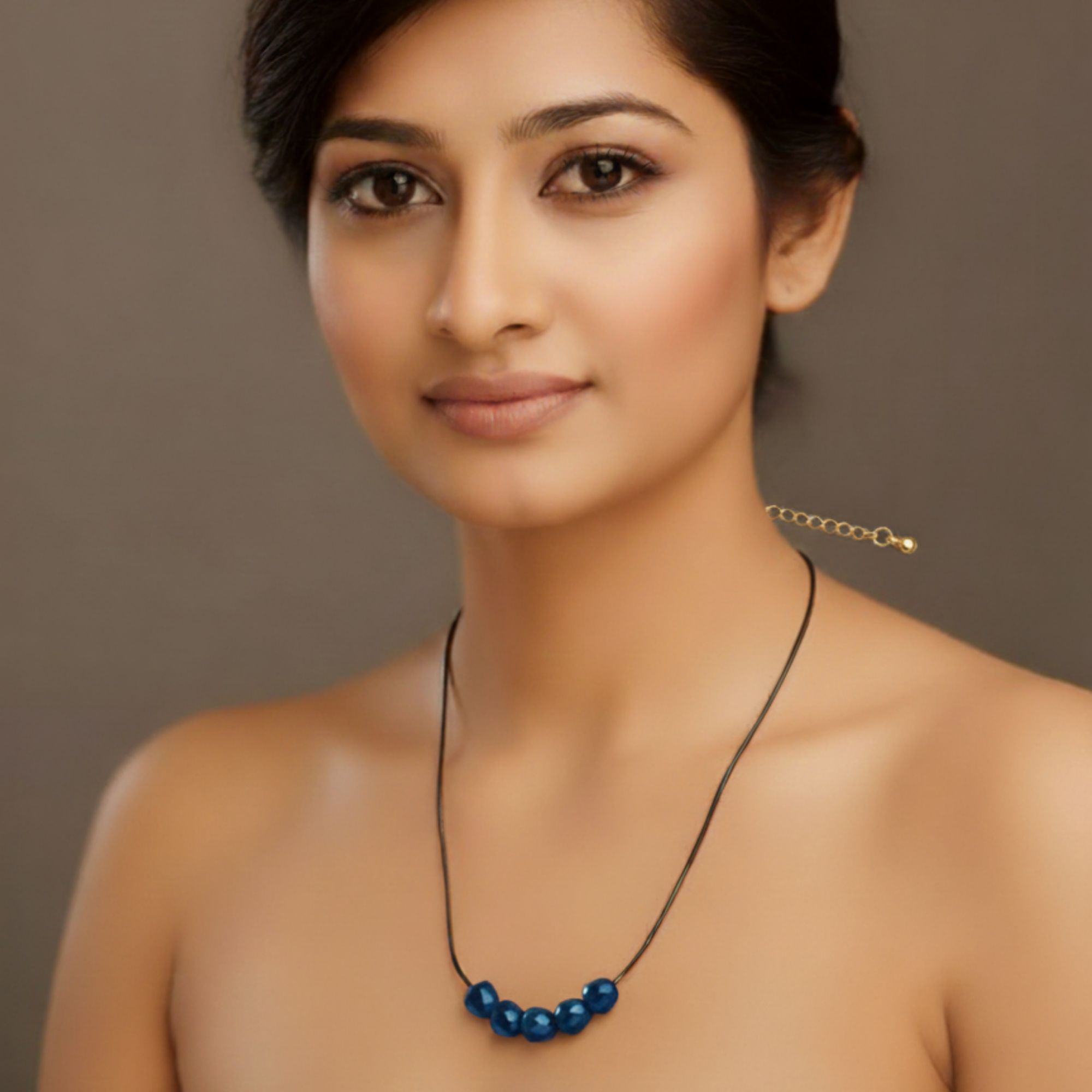 Beautiful Blue Color Fashion Necklace With Crystal Detailing For Wedding Occasions