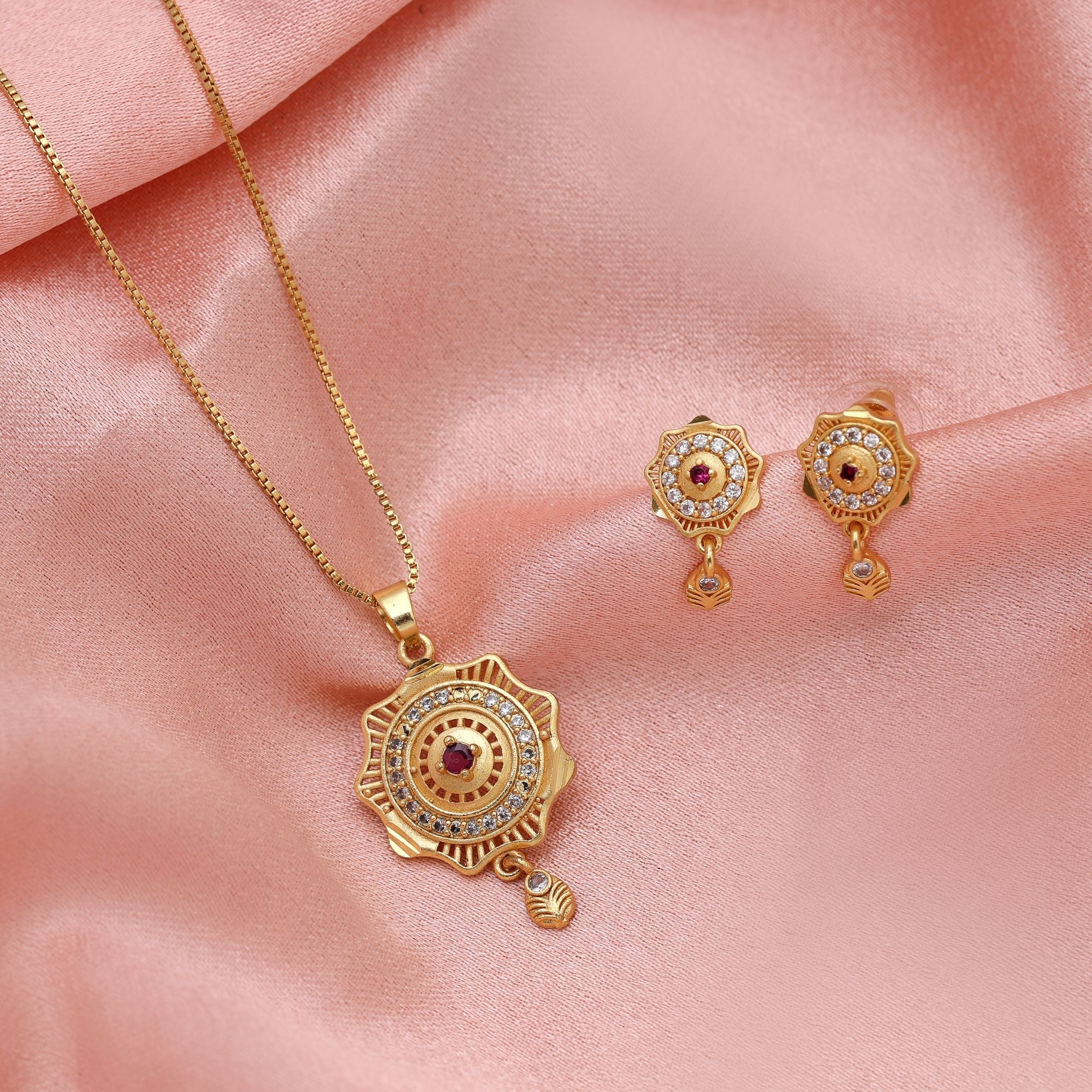 Timeless Gold Chain Pendant & Earrings