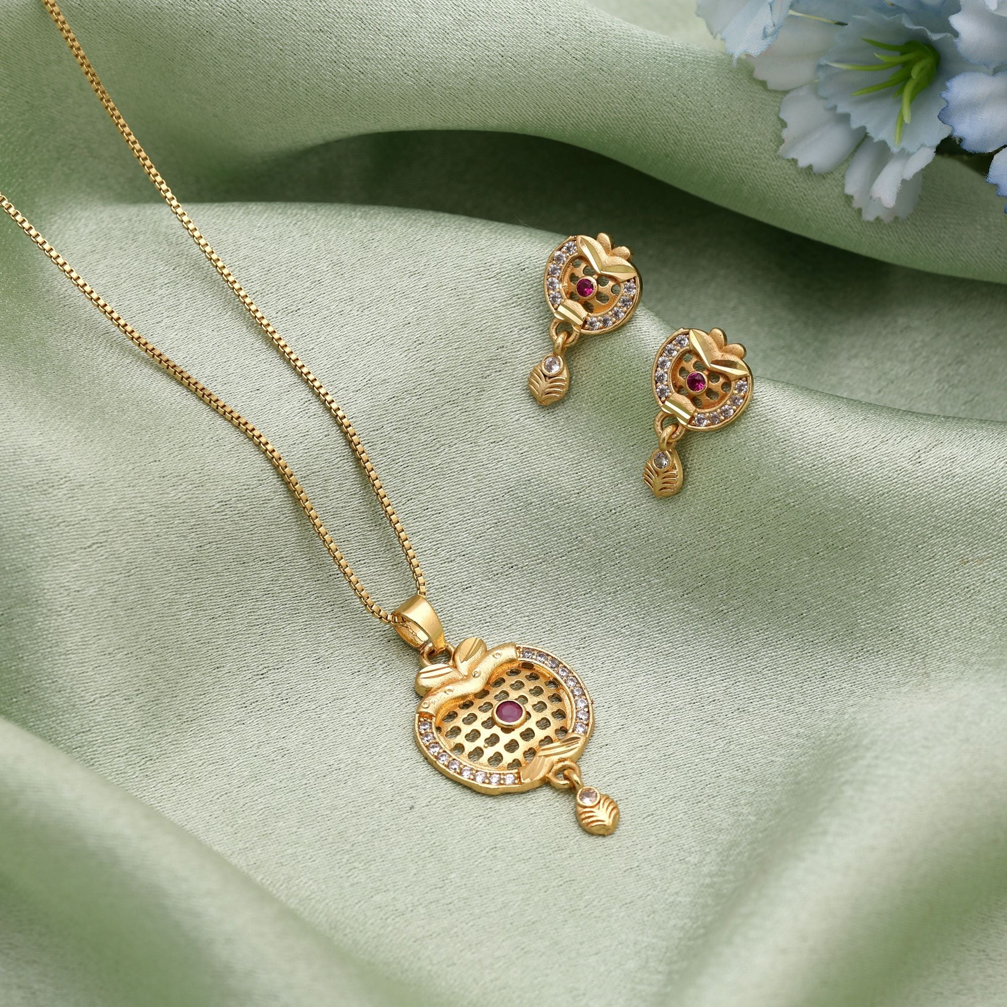 Versatile Gold Pendant Set (Daily & Festive)